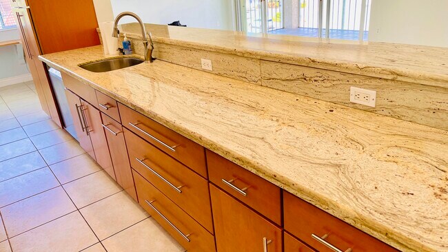 Building Photo - 107 Half Moon Cir