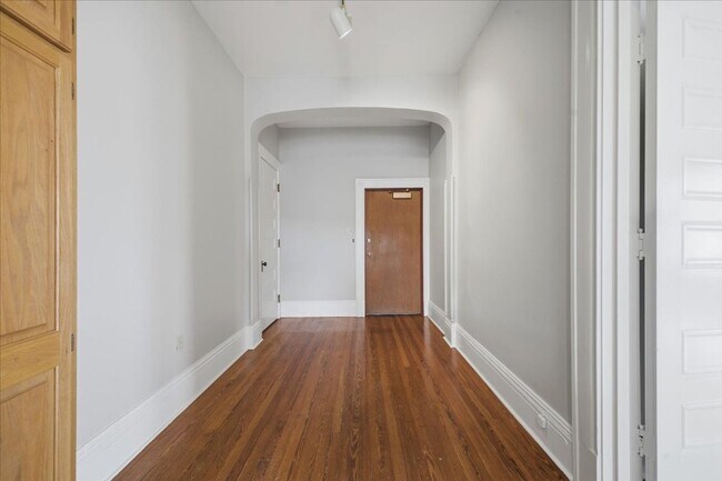 Building Photo - 825 Delaware Ave