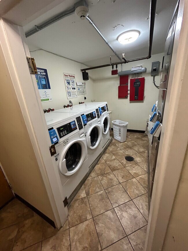 Building Photo - 1315 Washington St