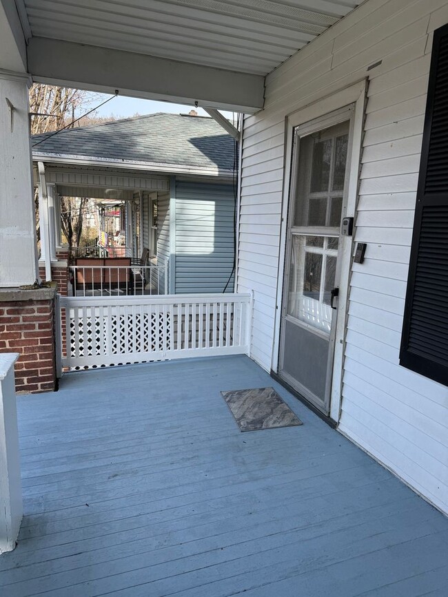 Building Photo - Cozy & Quiet Home in Glen Rock