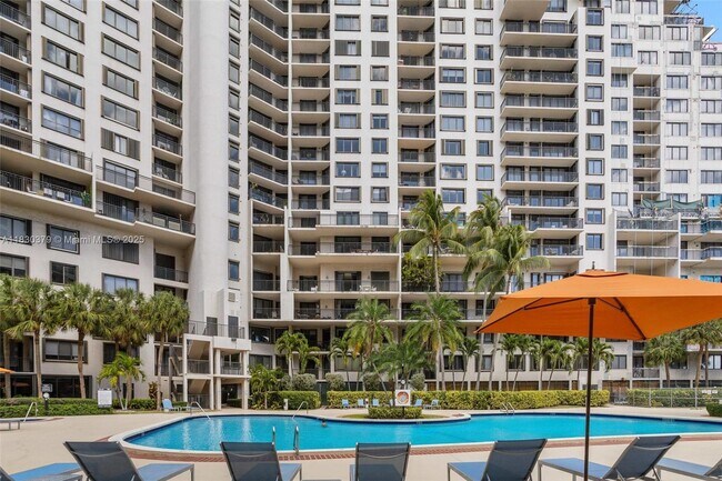 Building Photo - 540 Brickell Key Dr