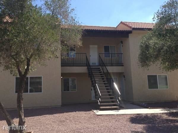 Primary Photo - 728 E Virginia Way