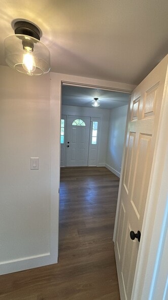 Building Photo - 512 Linda Ln