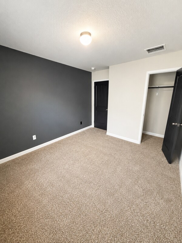 Building Photo - 2291 Raider Dr