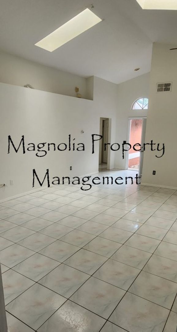 Building Photo - Cobblefield/ Apopka/Sheeler Road Area