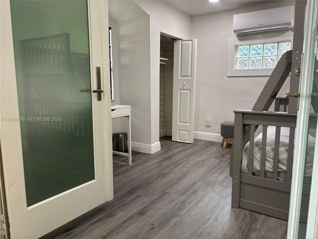 Building Photo - 1410 Polk St