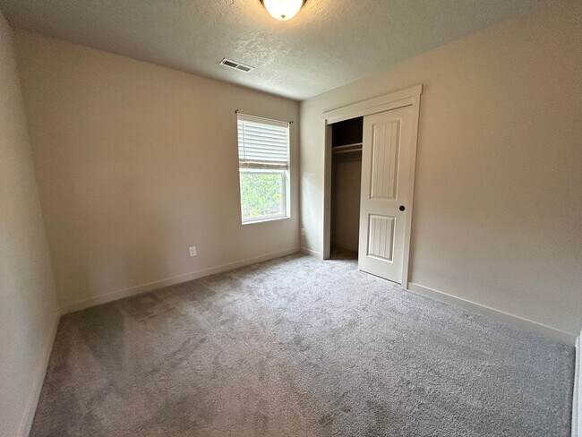 Building Photo - Charming Modern Home in the Heart of Boise