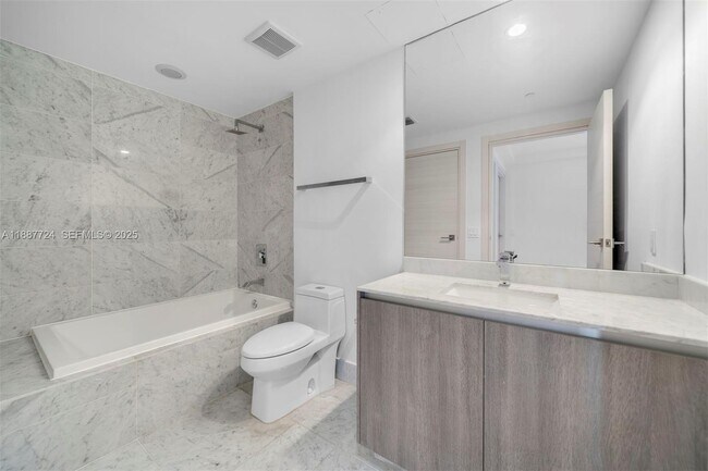 Building Photo - 801 S Miami Ave