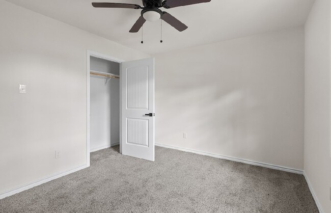 Building Photo - 5031 Mallow St