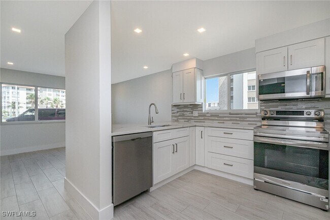 Building Photo - 25870 Hickory Blvd