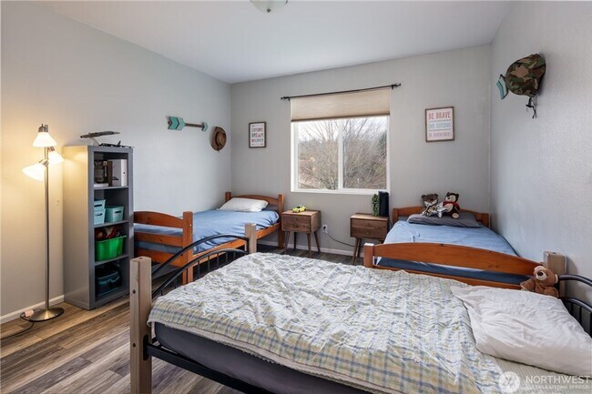 Building Photo - Spacious Eagle Heights Rental w/ Playgroun...