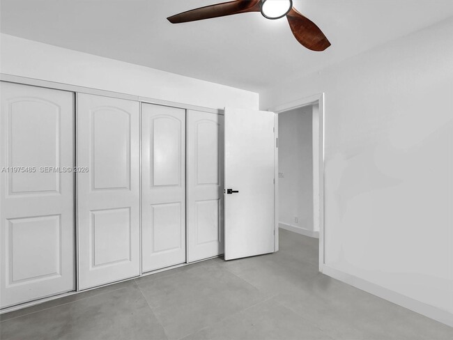 Building Photo - 4962 SW 32nd Way