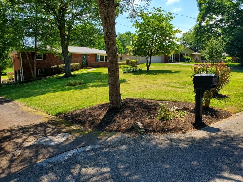 Building Photo - 616 Starlite Ln