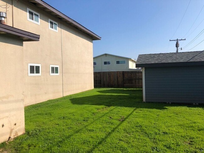 Building Photo - Remodeled Citrus Heights Four-Plex unit, 2 Bdrm, 1 Bath