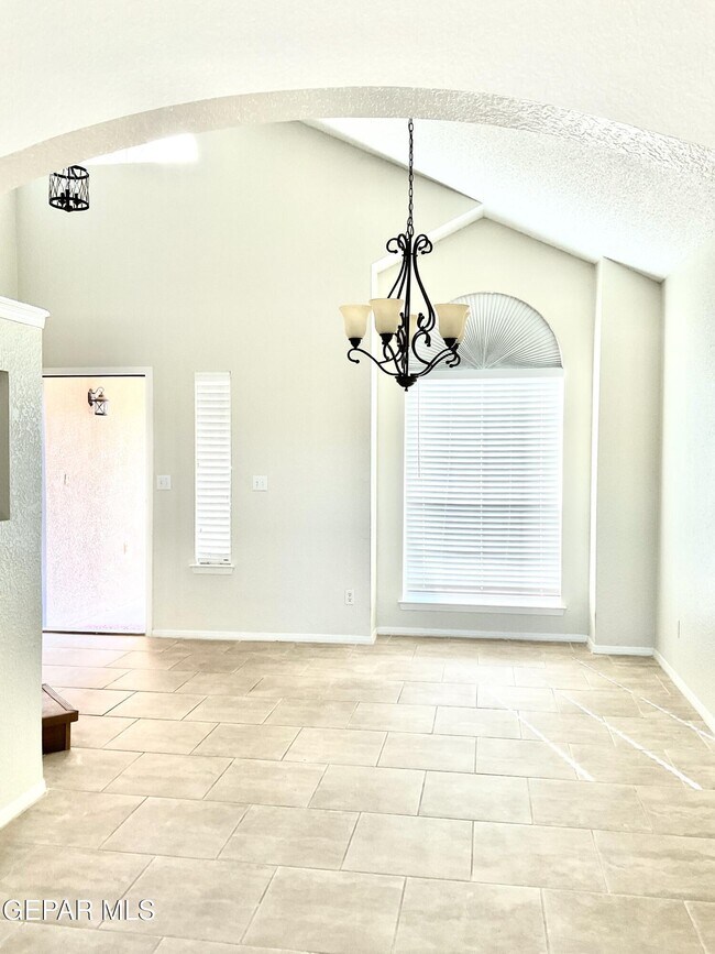 Building Photo - 7369 Luz De Lumbre Ave