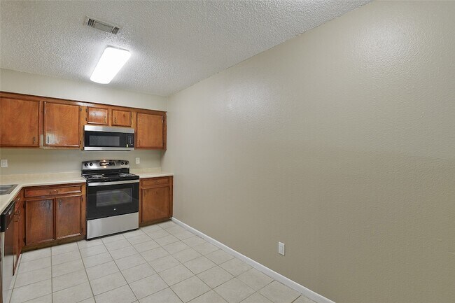 Building Photo - 4504 Avenue L