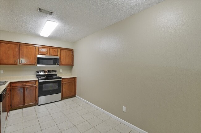 Building Photo - 4512 Avenue L