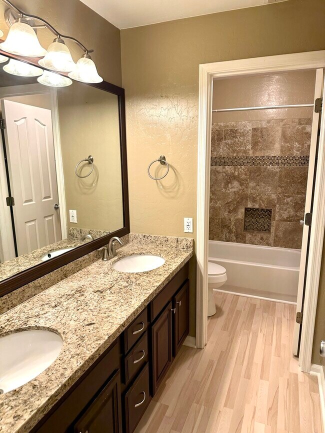 Building Photo - Spectacular Club West Executive home on co...