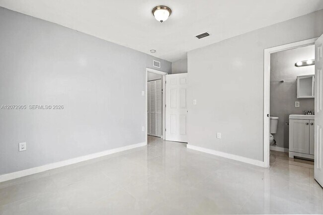 Building Photo - 1210 Sesame St
