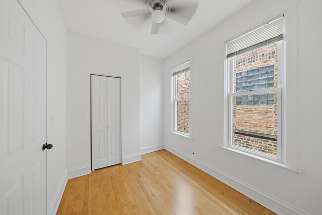 Building Photo - 852 N Christiana Ave