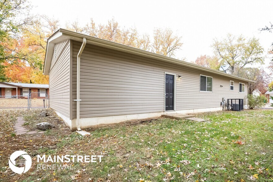 Building Photo - 11952 San Andres Dr