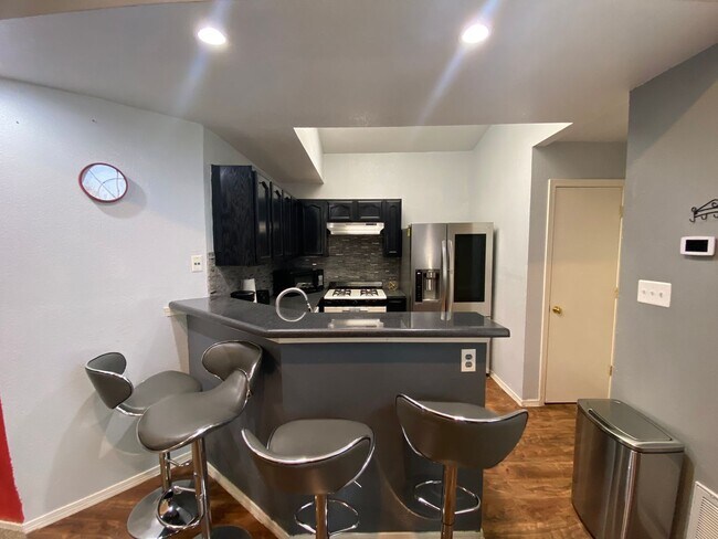 Building Photo - Eastside home for rent in The Tierras