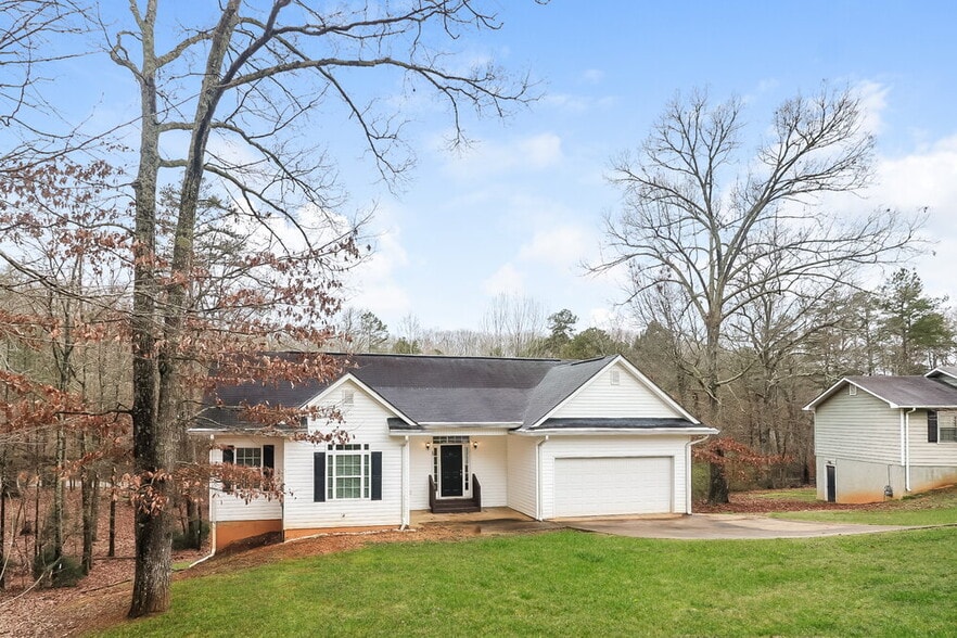 Building Photo - 36 Hickory Hollow SW