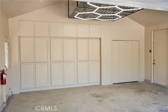 Building Photo - 1119 N Crestview Dr