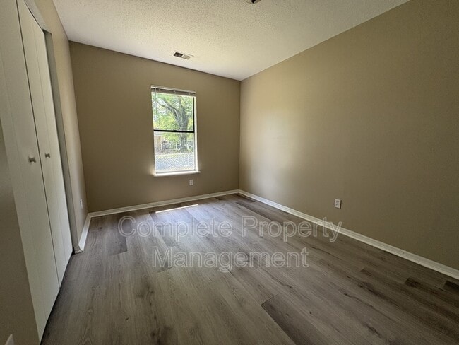 Building Photo - 1920 15th Way SW