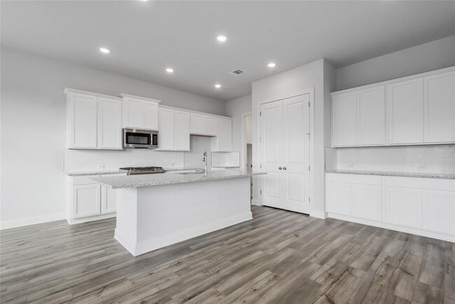 Building Photo - 112 Revere Dr