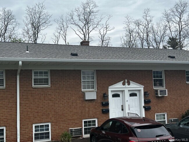 Building Photo - 19 Alpine Dr