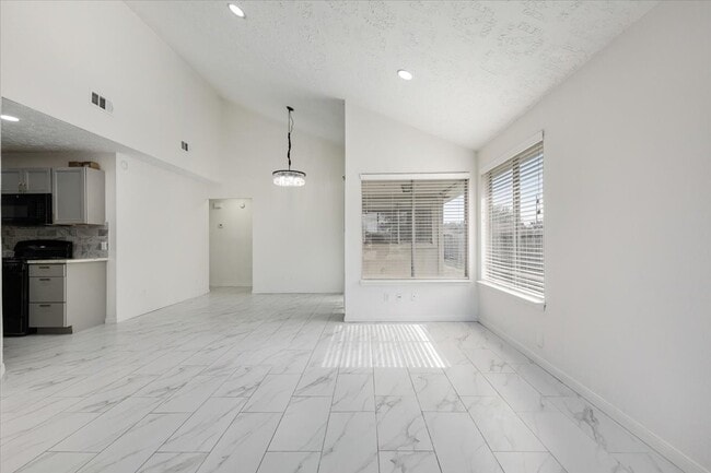 Building Photo - 14818 Gladewick Dr