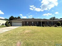 Building Photo - 908 Cornelia Dr SE
