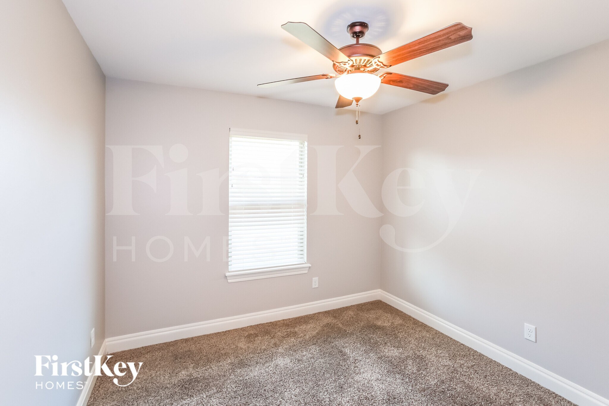 Building Photo - 648 Cristo Pass