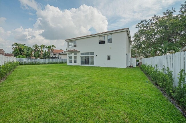 Building Photo - 5371 SW 32nd St