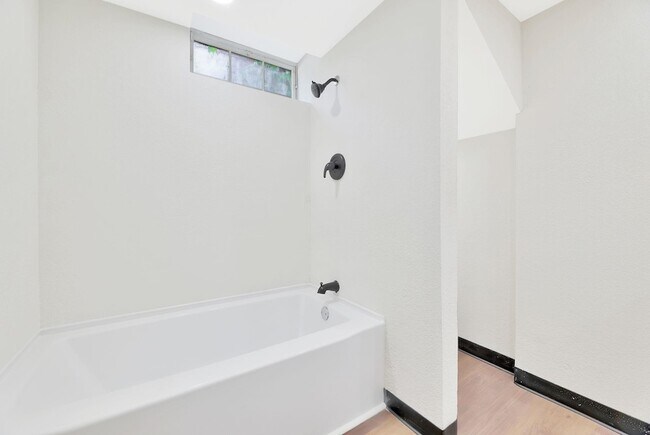 Building Photo - 230 S Minneapolis St