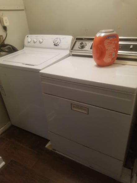 Building Photo - 3305 E 19th St