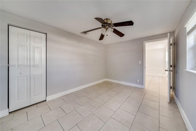 Building Photo - 5900 N Farragut Dr