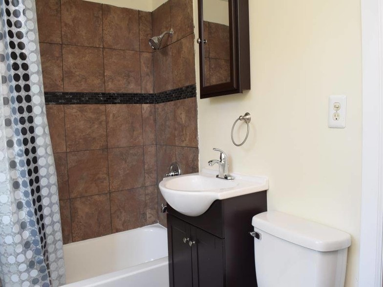 Building Photo - 113 Lexington Ave