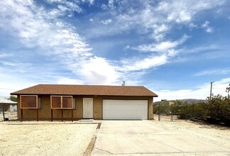 Building Photo - 6547-6549 49 Palms Ave