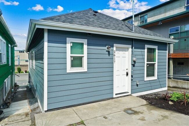 Building Photo - Recently Remodeled 3 Bedroom Home in Everett!