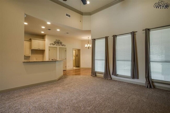 Building Photo - 8 Maplewood Ct