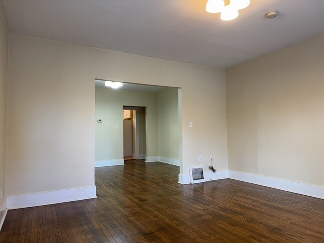 Building Photo - 115 W Crystal Lake Ave