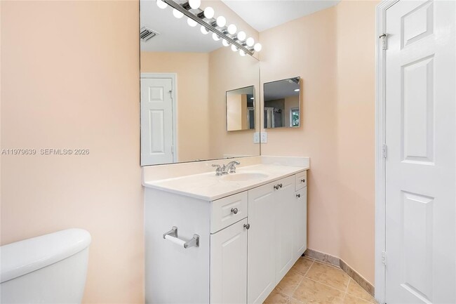 Building Photo - 330 SW 2nd Ave