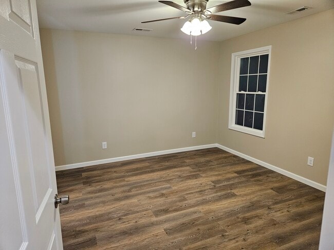 Building Photo - 121 Clyde Miller Dr