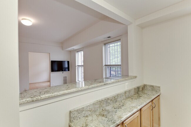 Building Photo - 1340 Fairmont St NW