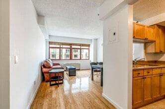 Building Photo - 4-74 48th Avenue Unit 4-V