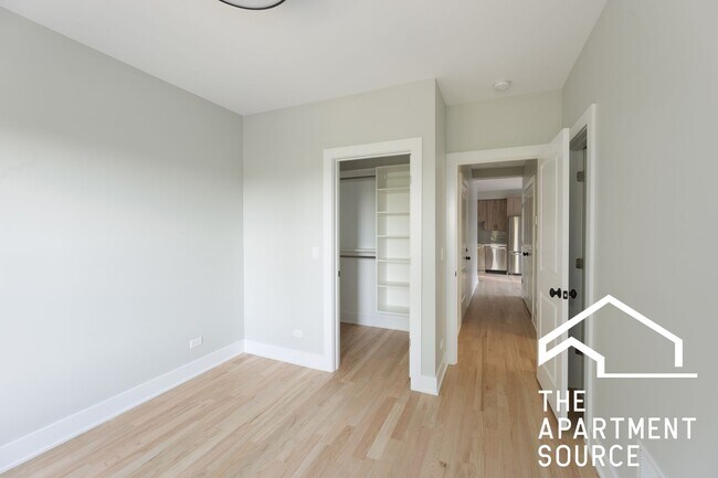 Building Photo - 2237 N Bissell St