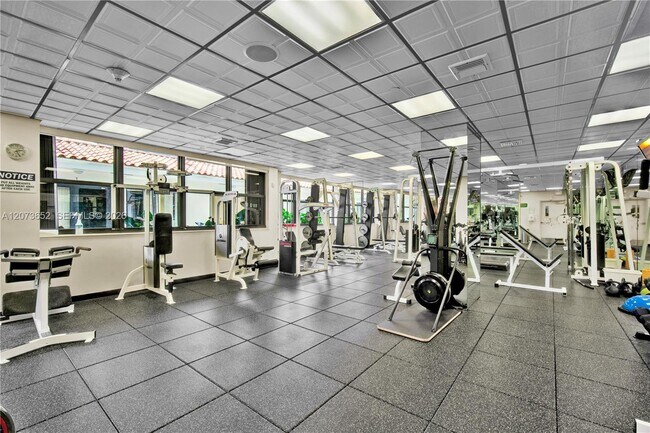 Building Photo - 5757 Collins Ave
