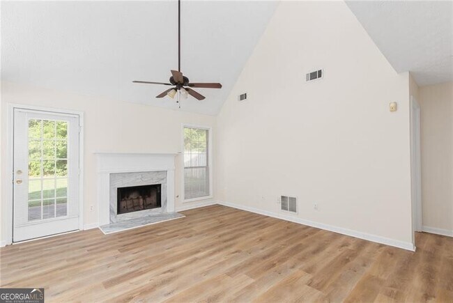 Building Photo - 1090 Norwalk Trce